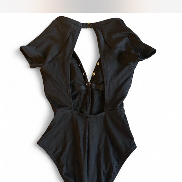 Robin Piccone Amy Raglan One Piece - Picture 7 of 7